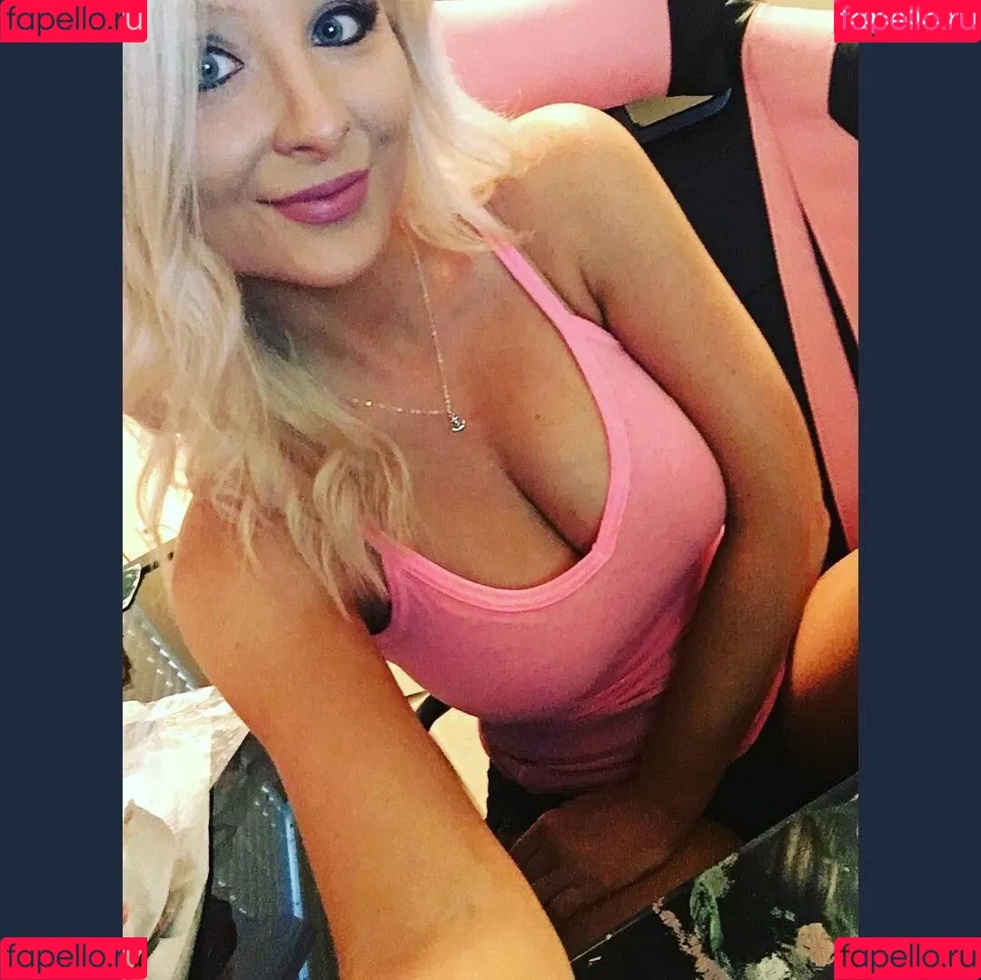 Barbie_Bad_Buns / badbarbiedj / big_bad_barbie Onlyfans Photo Gallery 