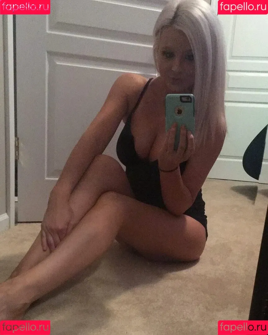 Barbie_Bad_Buns / badbarbiedj / big_bad_barbie Onlyfans Photo Gallery 