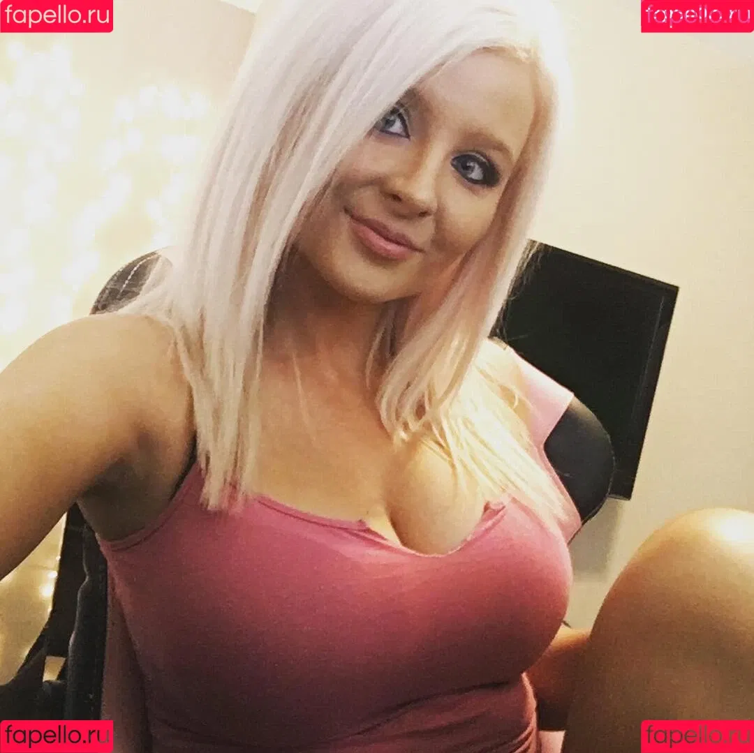 Barbie_Bad_Buns / badbarbiedj / big_bad_barbie Onlyfans Photo Gallery 