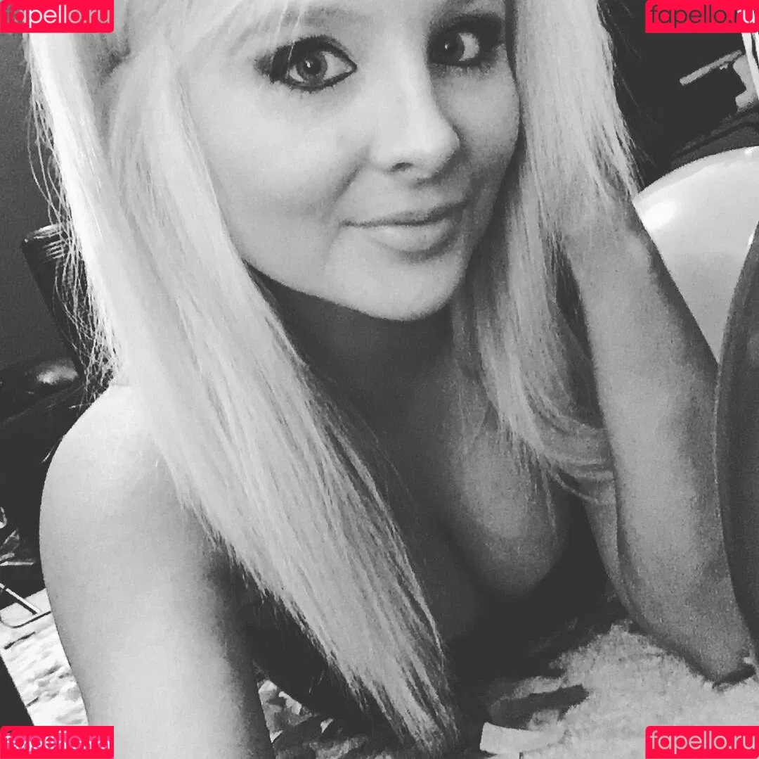 Barbie_Bad_Buns / badbarbiedj / big_bad_barbie Onlyfans Photo Gallery 