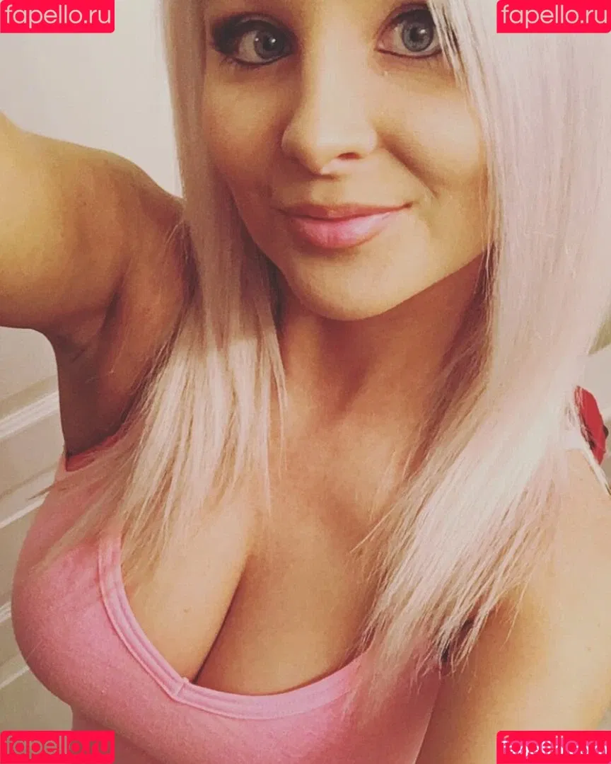 Barbie_Bad_Buns / badbarbiedj / big_bad_barbie Onlyfans Photo Gallery 