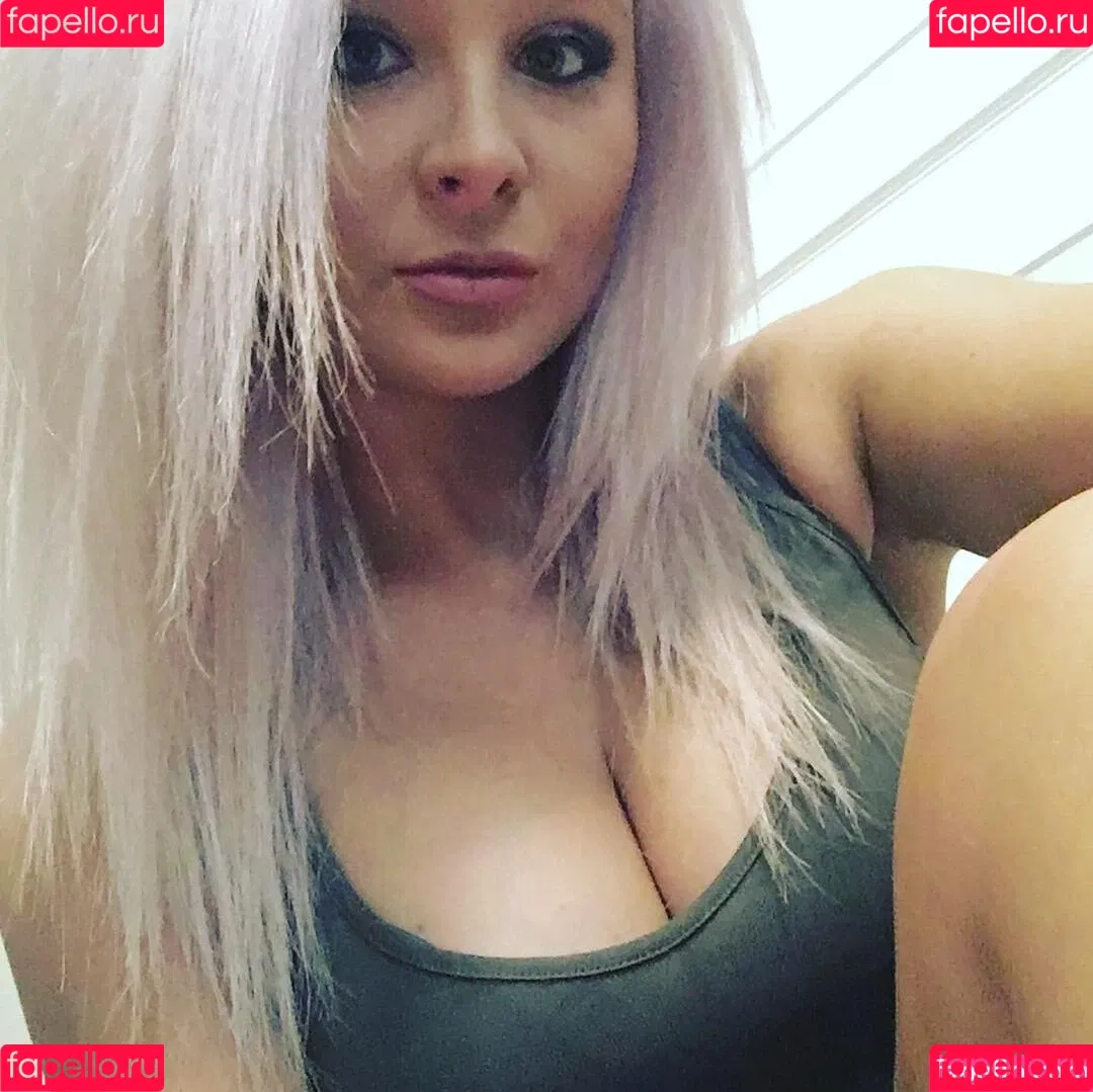 Barbie_Bad_Buns / badbarbiedj / big_bad_barbie Onlyfans Photo Gallery 