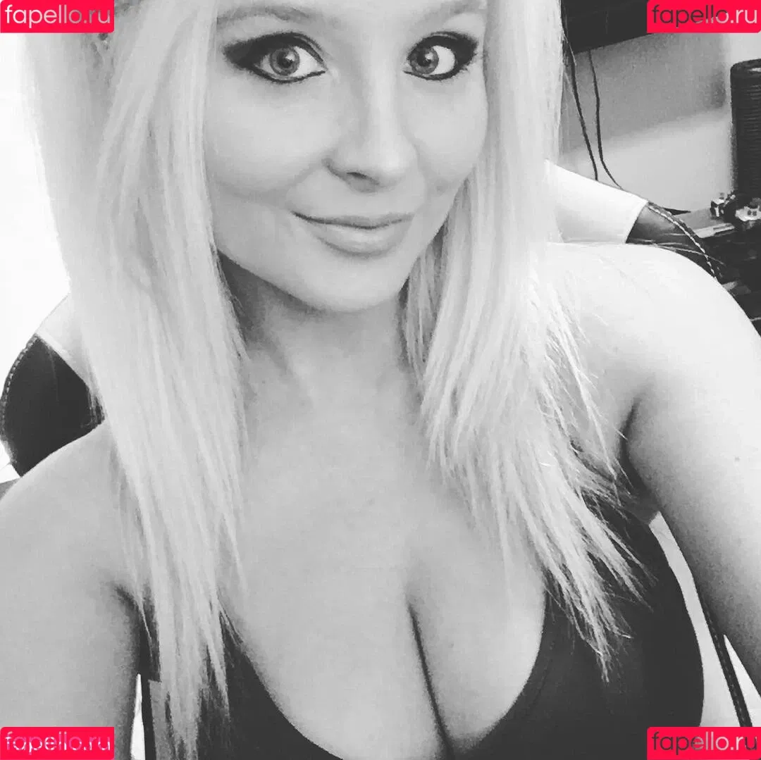 Barbie_Bad_Buns / badbarbiedj / big_bad_barbie Onlyfans Photo Gallery 