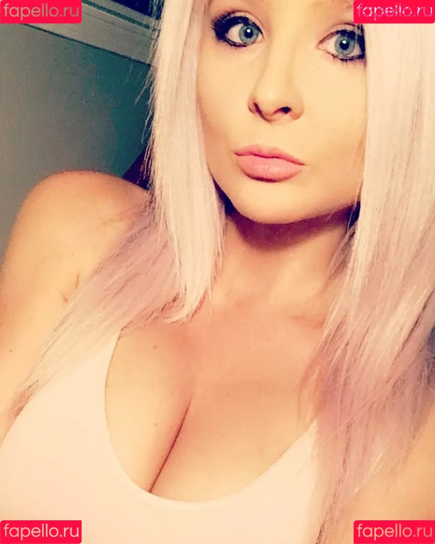 Barbie_Bad_Buns / badbarbiedj / big_bad_barbie Onlyfans Photo Gallery 