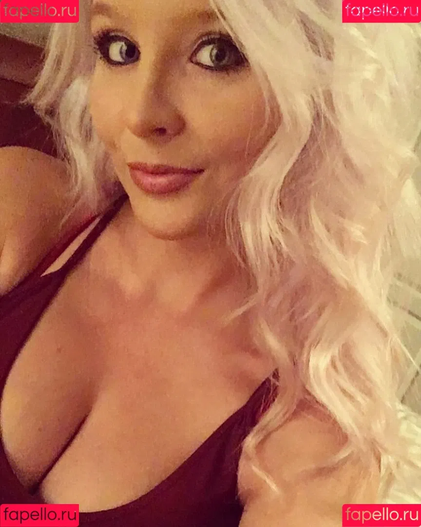 Barbie_Bad_Buns / badbarbiedj / big_bad_barbie Onlyfans Photo Gallery 