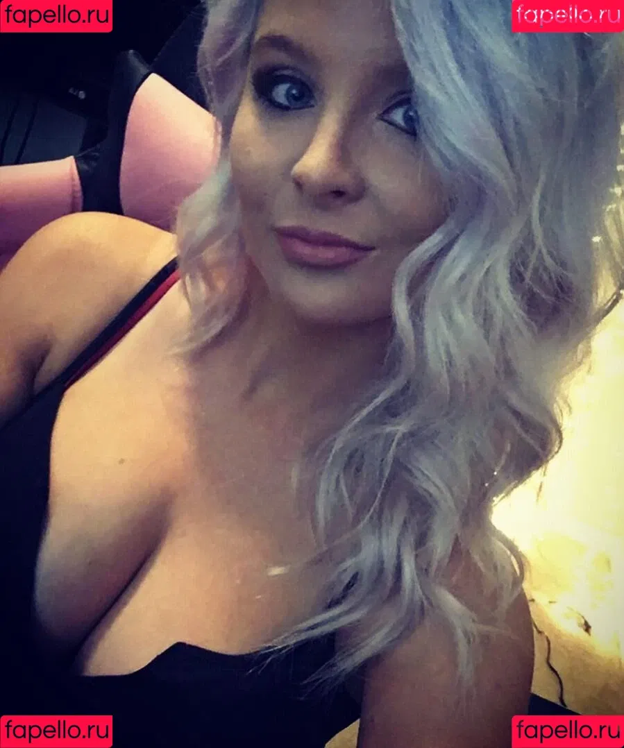 Barbie_Bad_Buns / badbarbiedj / big_bad_barbie Onlyfans Photo Gallery 