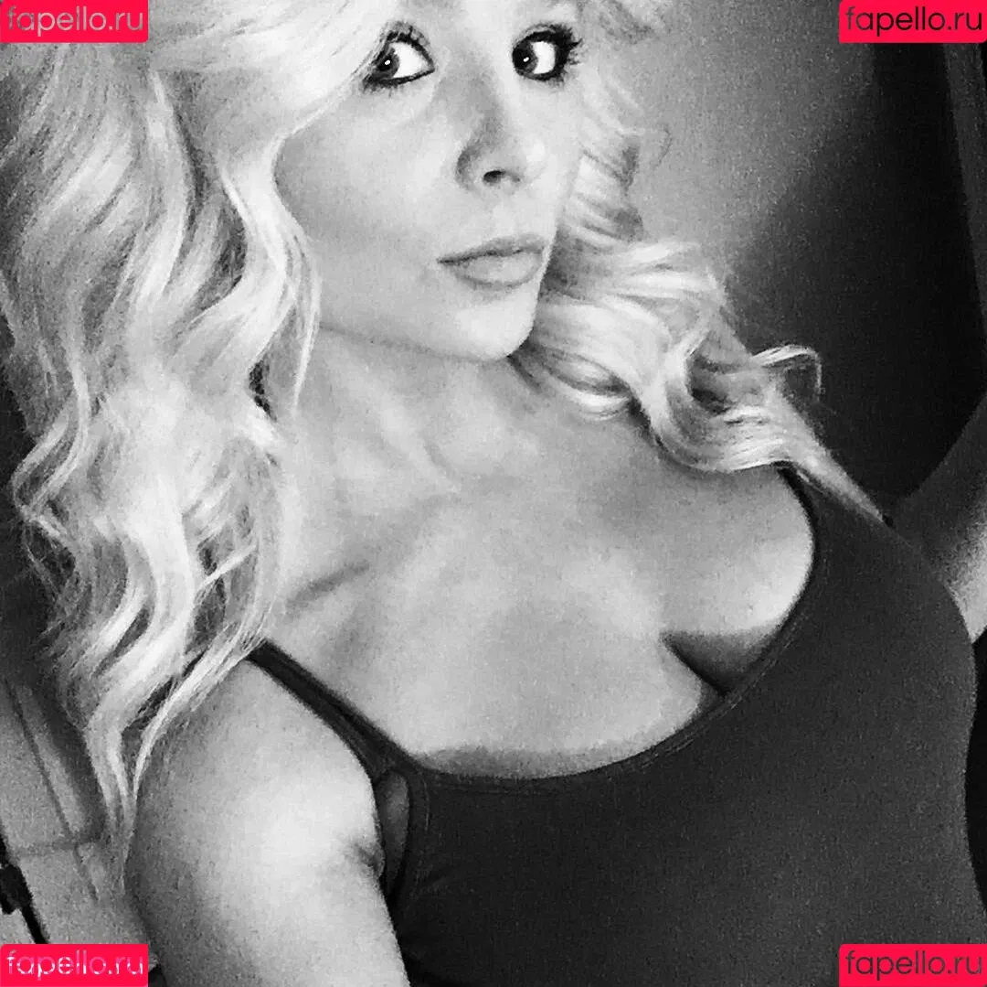 Barbie_Bad_Buns / badbarbiedj / big_bad_barbie Onlyfans Photo Gallery 