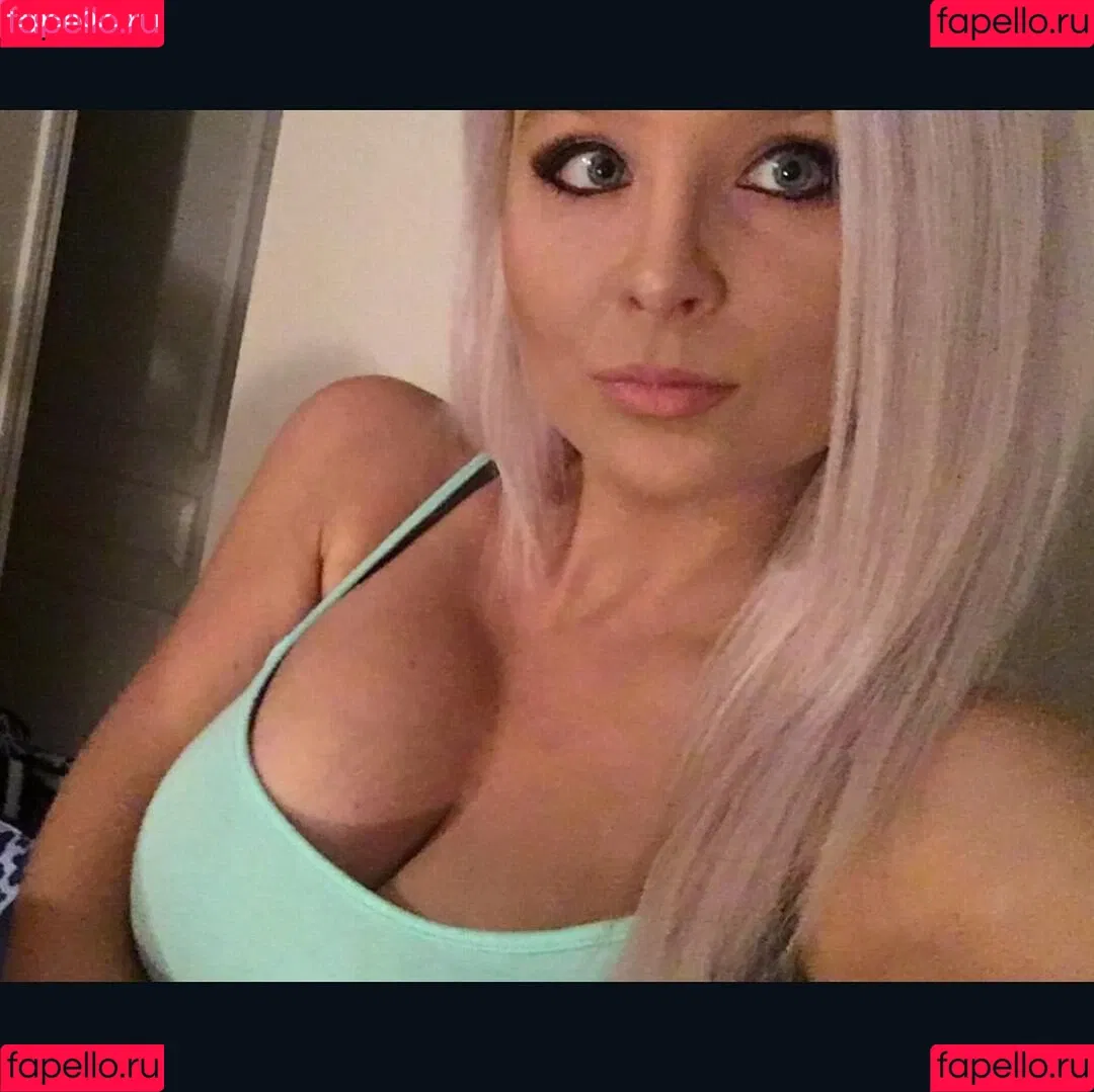 Barbie_Bad_Buns / badbarbiedj / big_bad_barbie Onlyfans Photo Gallery 