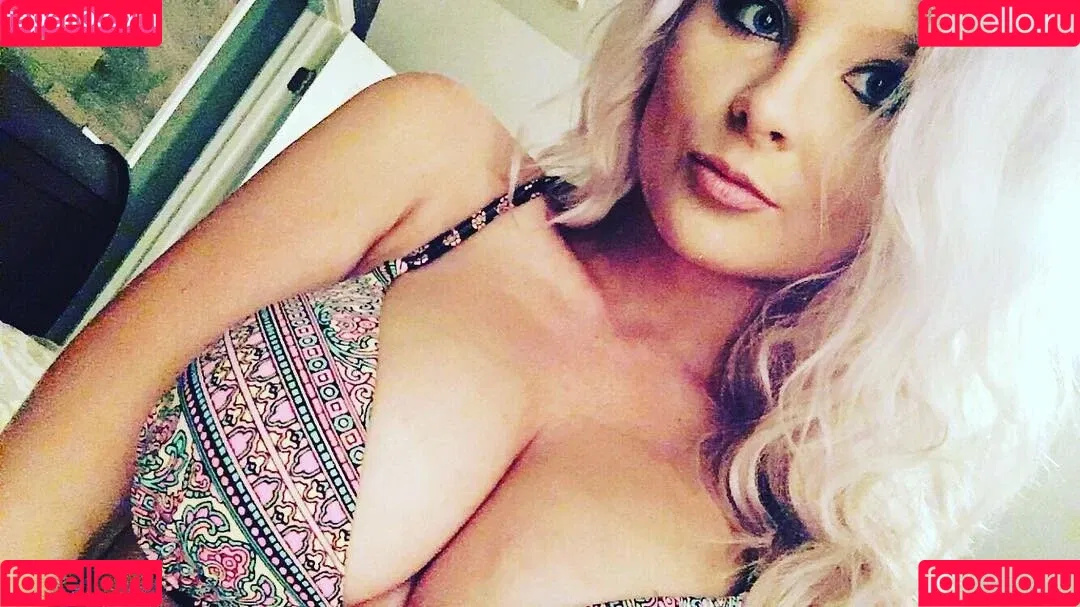 Barbie_Bad_Buns / badbarbiedj / big_bad_barbie Onlyfans Photo Gallery 