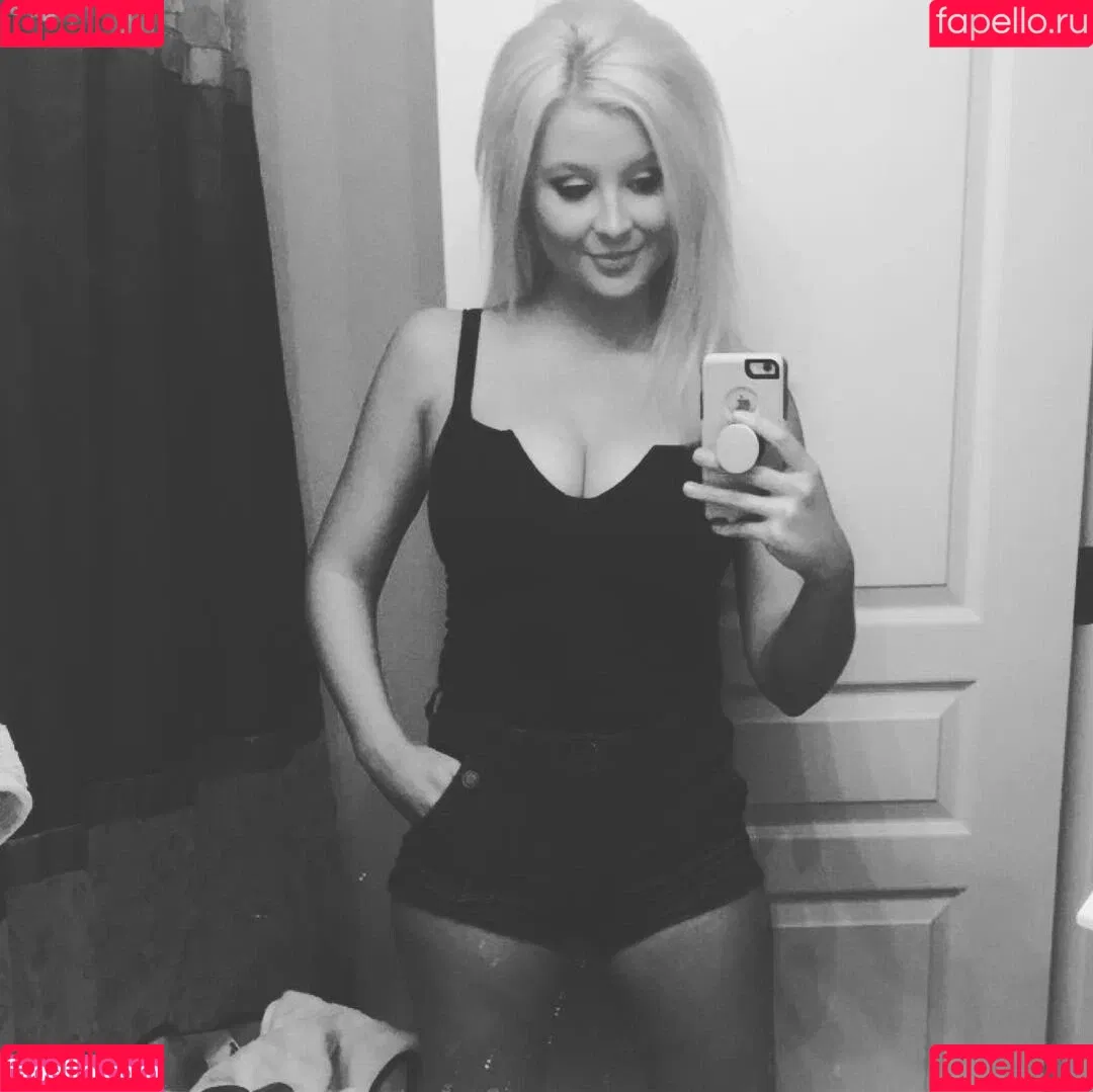 Barbie_Bad_Buns / badbarbiedj / big_bad_barbie Onlyfans Photo Gallery 