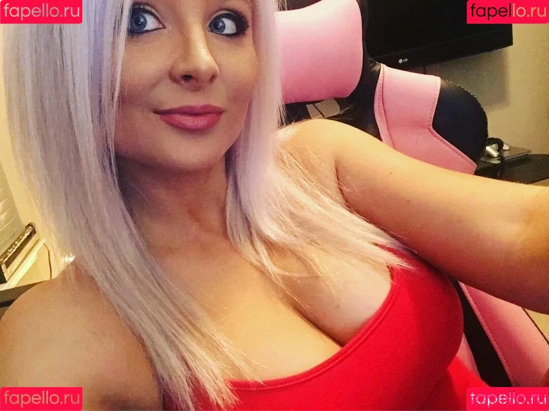 Barbie_Bad_Buns / badbarbiedj / big_bad_barbie Onlyfans Photo Gallery 