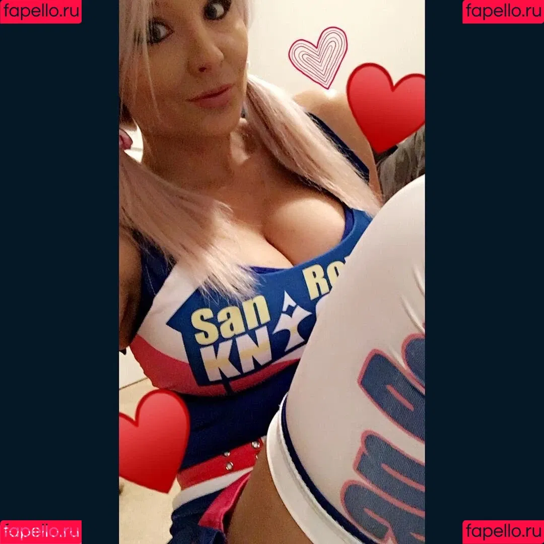 Barbie_Bad_Buns / badbarbiedj / big_bad_barbie Onlyfans Photo Gallery 