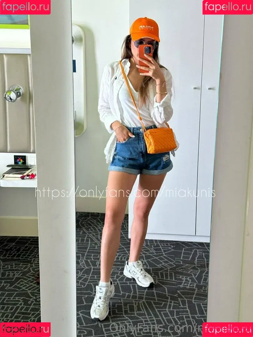 kunismilaonline / miakunis Onlyfans Photo Gallery 