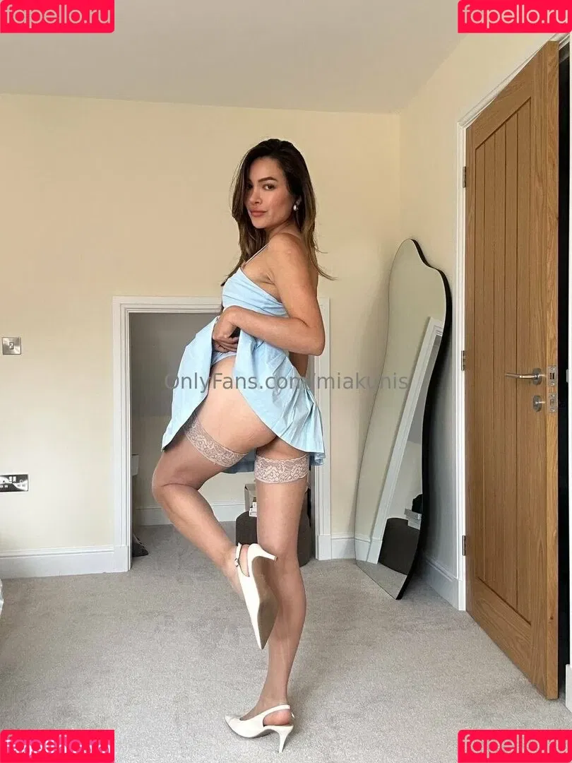 kunismilaonline / miakunis Onlyfans Photo Gallery 