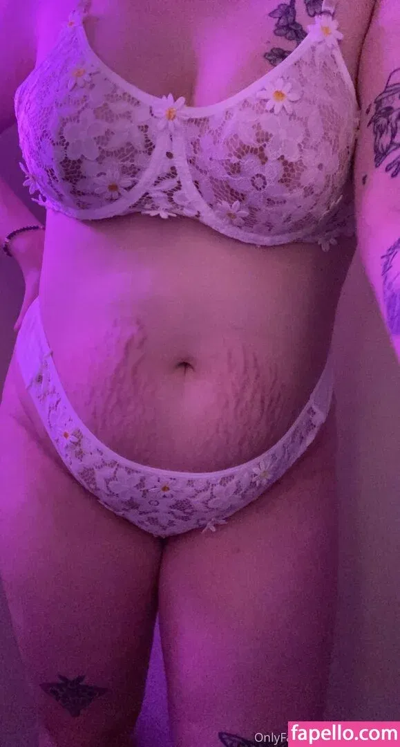 hornie-bee Onlyfans Photo Gallery 