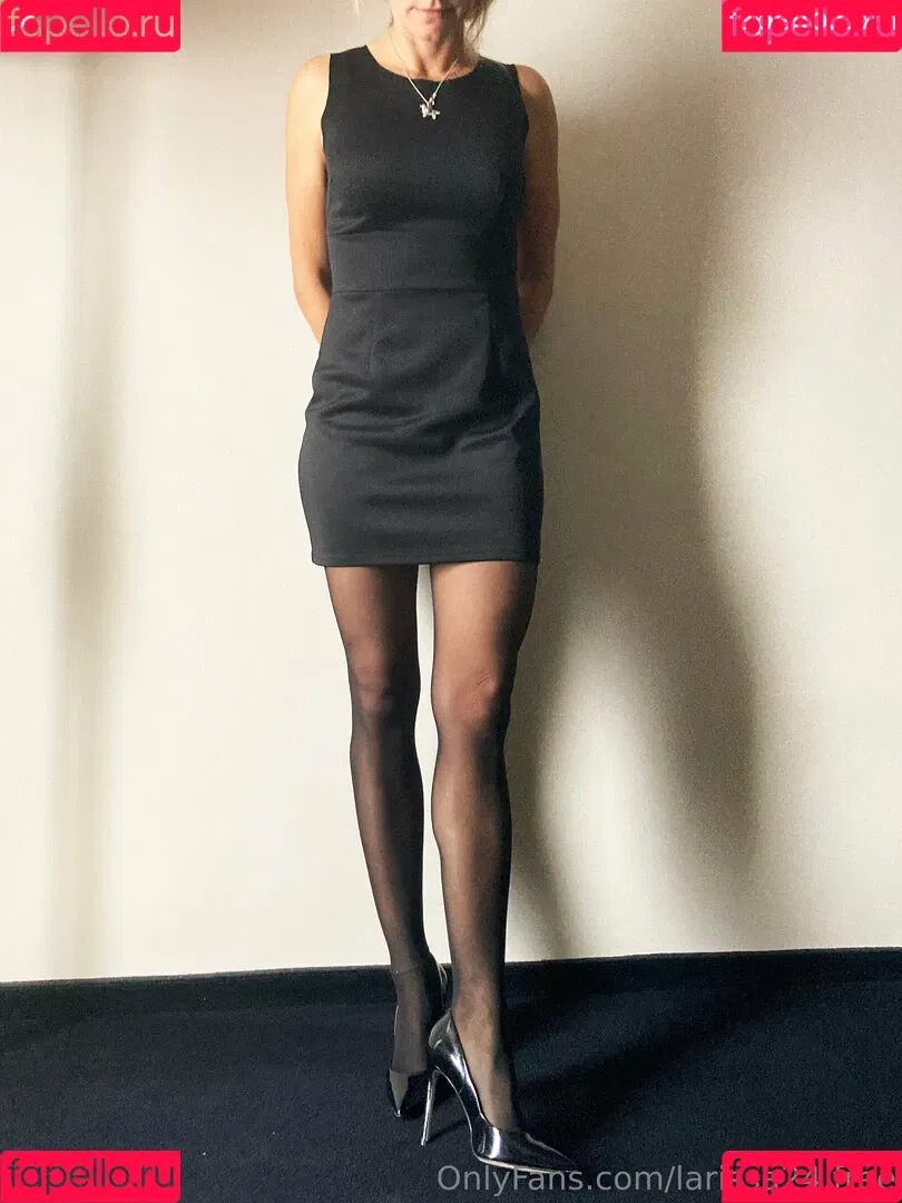 larissa24.free / larissa24.lc73 Onlyfans Photo Gallery 