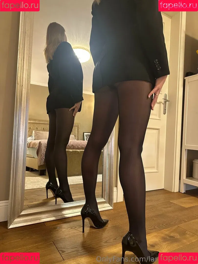 larissa24.free / larissa24.lc73 Onlyfans Photo Gallery 