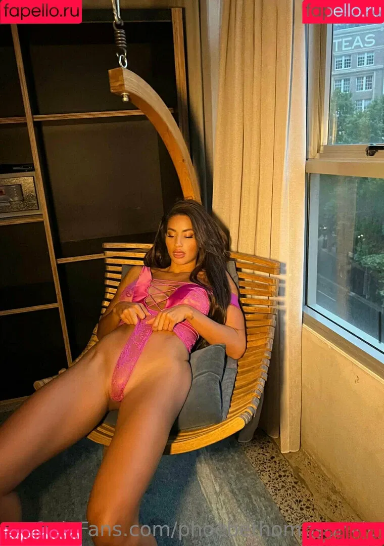 Phoebe Thompson / phoebethompson_x Onlyfans Photo Gallery 