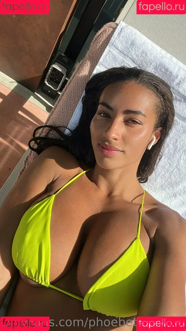 Phoebe Thompson / phoebethompson_x Onlyfans Photo Gallery 