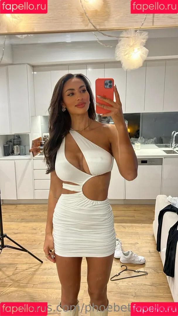 Phoebe Thompson / phoebethompson_x Onlyfans Photo Gallery 