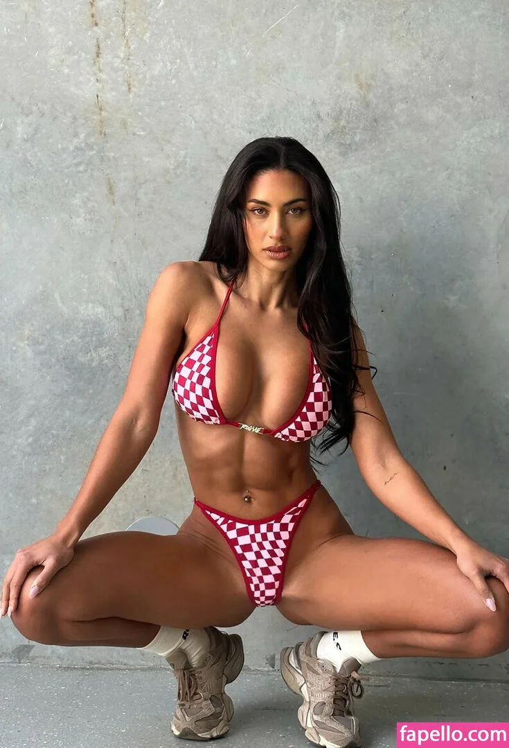 Phoebe Thompson / phoebethompson_x Onlyfans Photo Gallery 