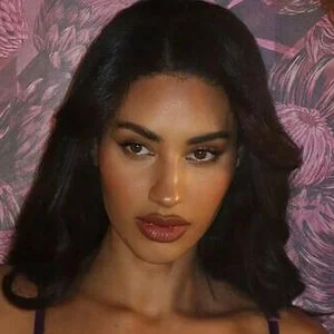 Phoebe Thompson / phoebethompson_x Onlyfans Photo Gallery 