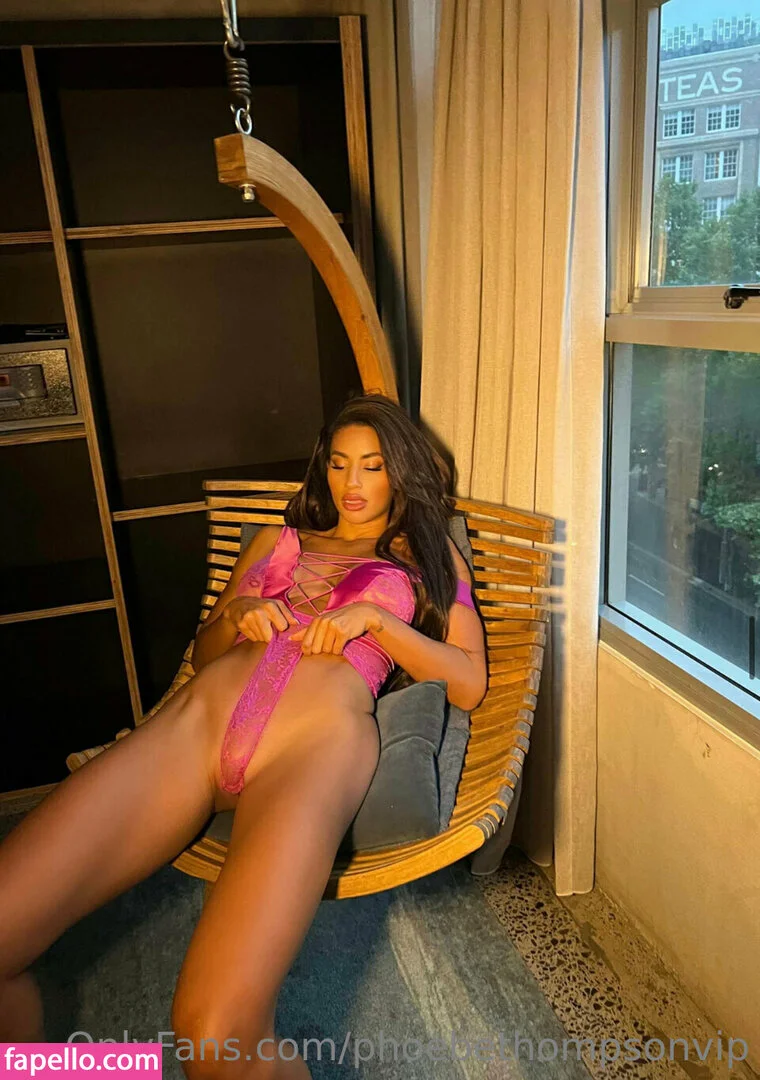 Phoebe Thompson / phoebethompson_x Onlyfans Photo Gallery 