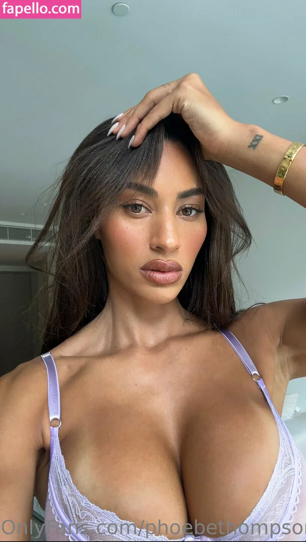 Phoebe Thompson / phoebethompson_x Onlyfans Photo Gallery 