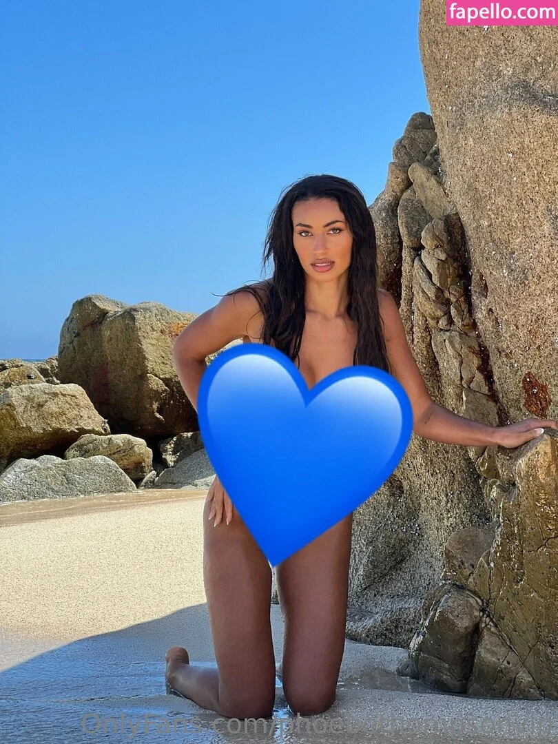 Phoebe Thompson / phoebethompson_x Onlyfans Photo Gallery 