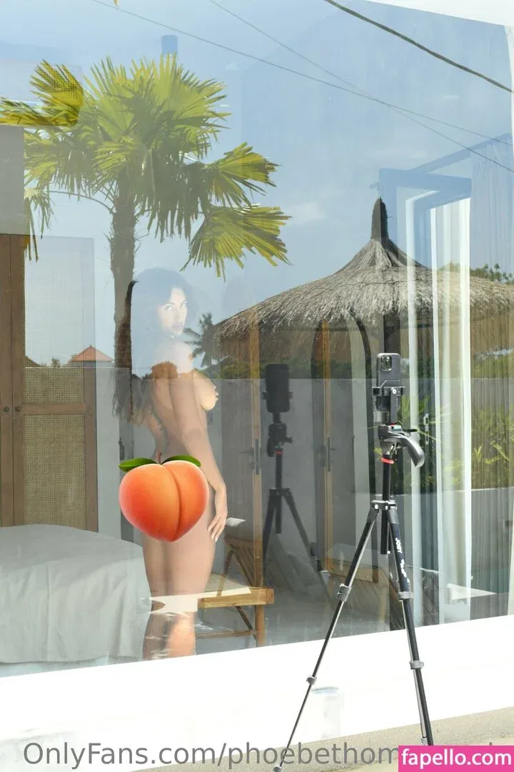 Phoebe Thompson / phoebethompson_x Onlyfans Photo Gallery 