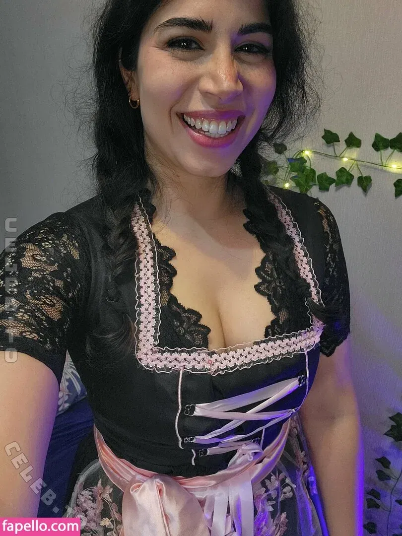 Turkish / Zyliara Onlyfans Photo Gallery 