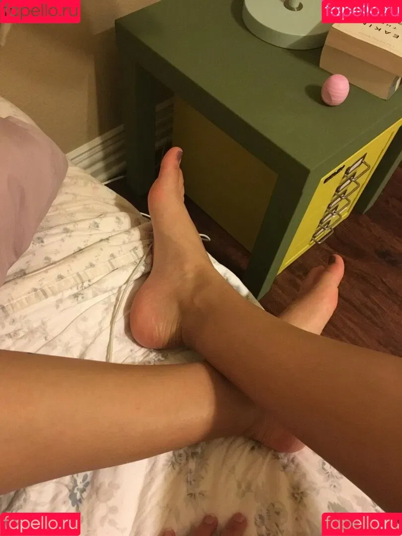 Pretty Feet / prettyfeet_of / prettytoes6969 Onlyfans Photo Gallery 