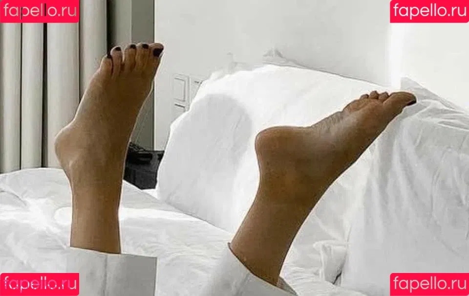 Pretty Feet / prettyfeet_of / prettytoes6969 Onlyfans Photo Gallery 