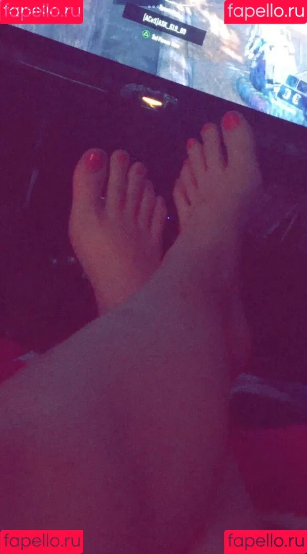 Pretty Feet / prettyfeet_of / prettytoes6969 Onlyfans Photo Gallery 