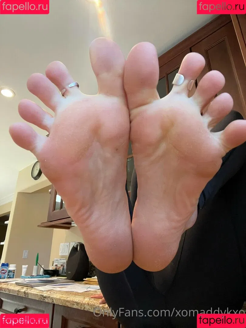Pretty Feet / prettyfeet_of / prettytoes6969 Onlyfans Photo Gallery 