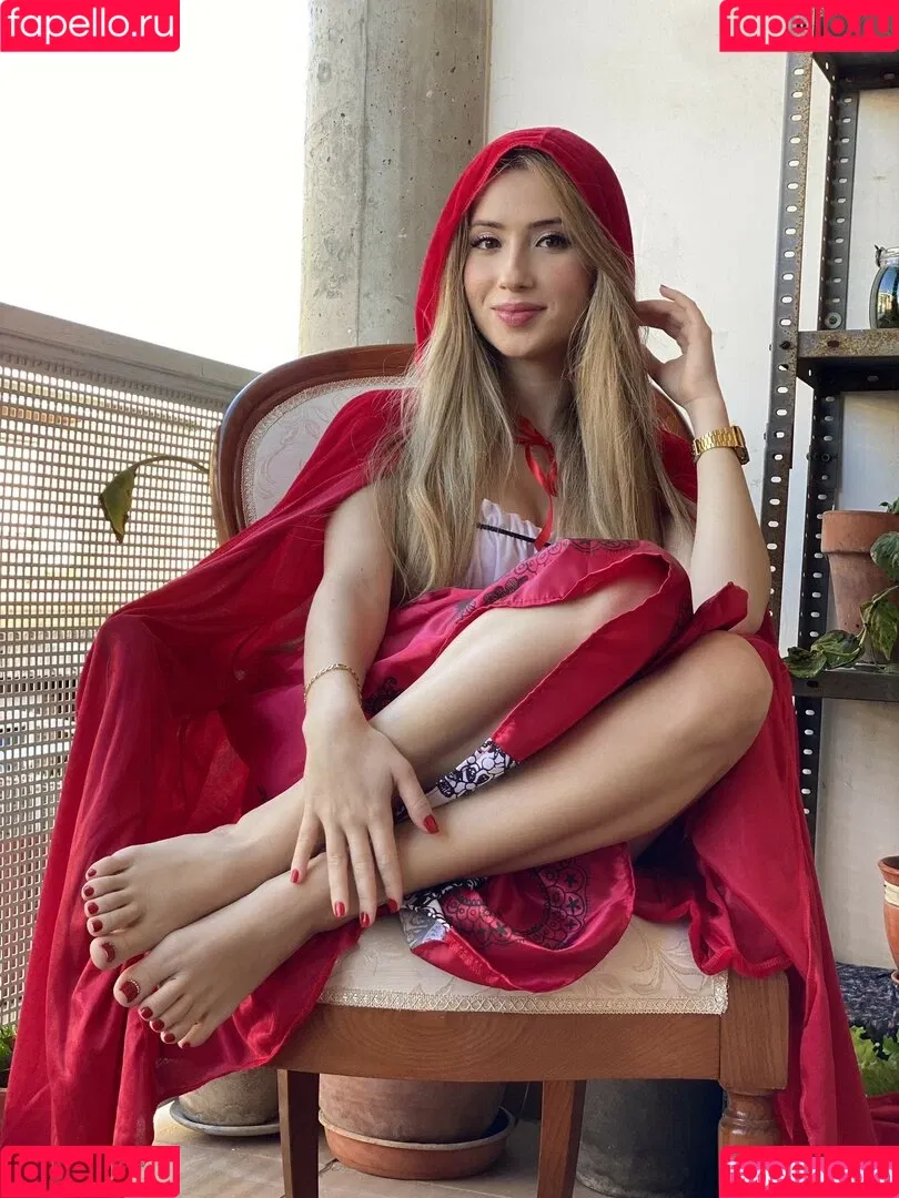 Pretty Feet / prettyfeet_of / prettytoes6969 Onlyfans Photo Gallery 