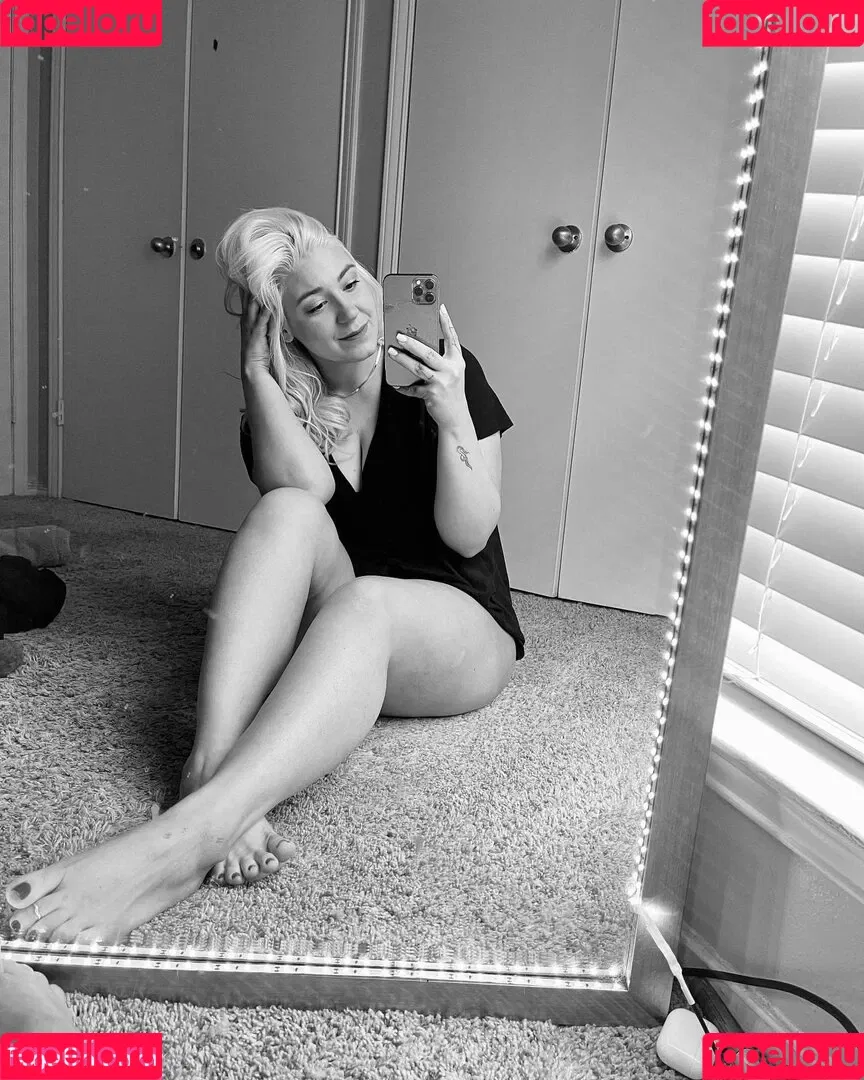 Pretty Feet / prettyfeet_of / prettytoes6969 Onlyfans Photo Gallery 