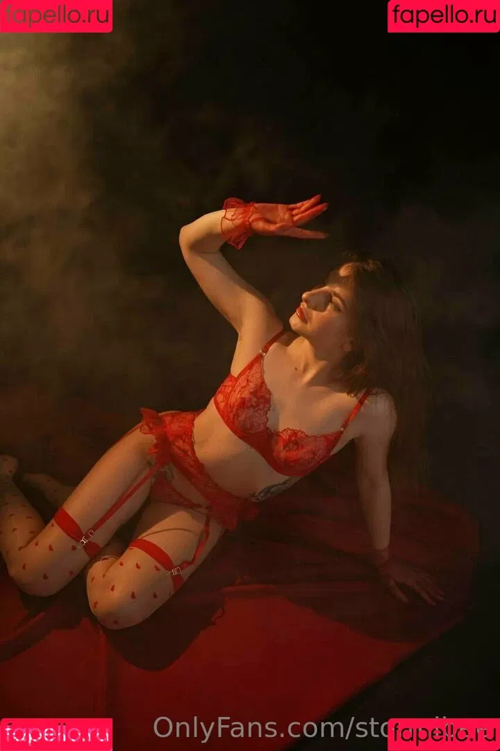 Cherry Blossom / Stormi Bee / baby_cherrry / stormibee / stormibree Onlyfans Photo Gallery 