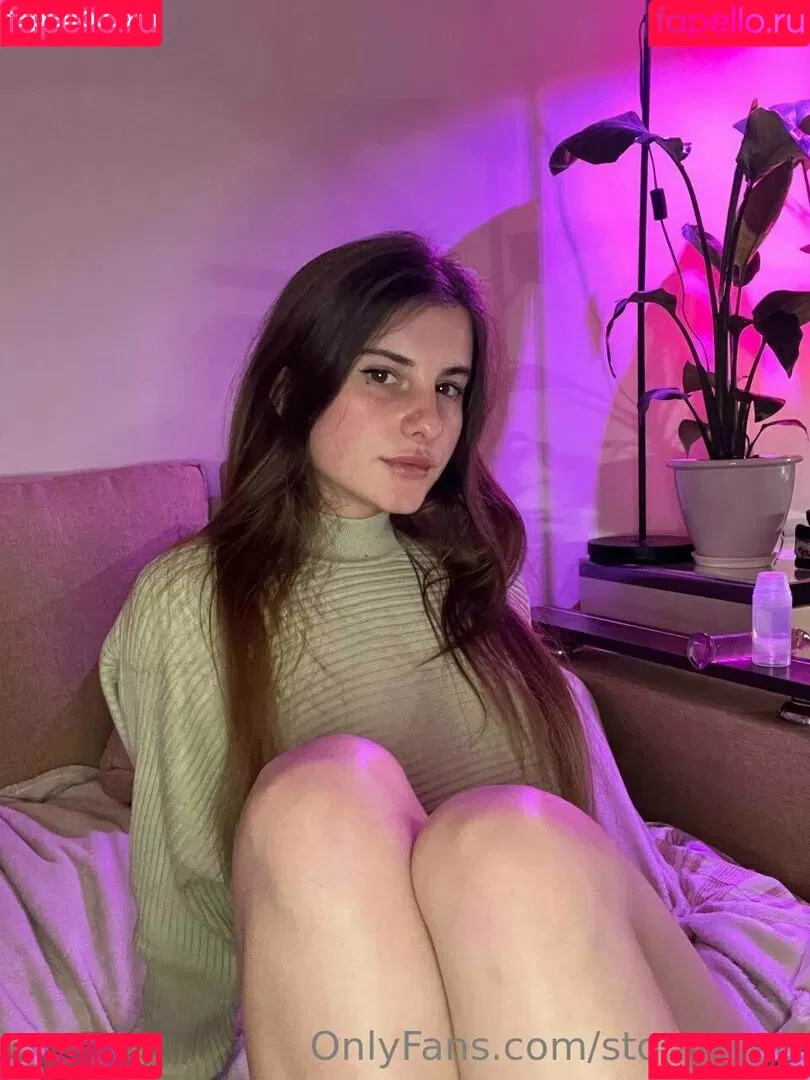 Cherry Blossom / Stormi Bee / baby_cherrry / stormibee / stormibree Onlyfans Photo Gallery 