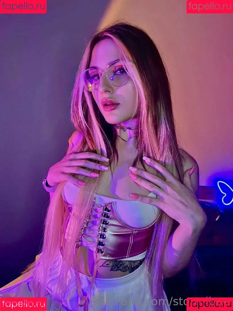 Cherry Blossom / Stormi Bee / baby_cherrry / stormibee / stormibree Onlyfans Photo Gallery 