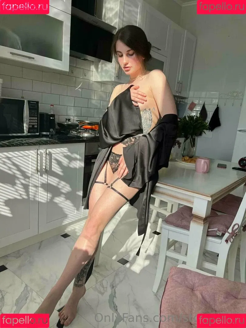 Cherry Blossom / Stormi Bee / baby_cherrry / stormibee / stormibree Onlyfans Photo Gallery 