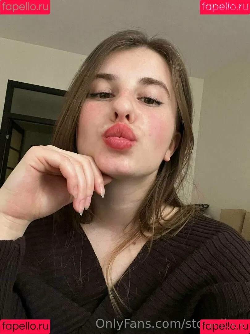 Cherry Blossom / Stormi Bee / baby_cherrry / stormibee / stormibree Onlyfans Photo Gallery 