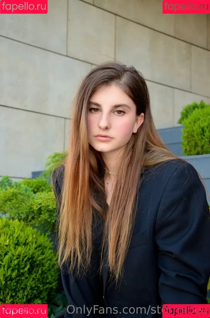 Cherry Blossom / Stormi Bee / baby_cherrry / stormibee / stormibree Onlyfans Photo Gallery 