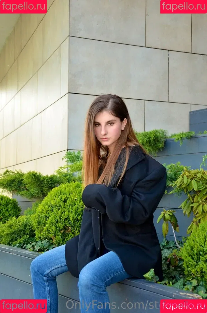 Cherry Blossom / Stormi Bee / baby_cherrry / stormibee / stormibree Onlyfans Photo Gallery 