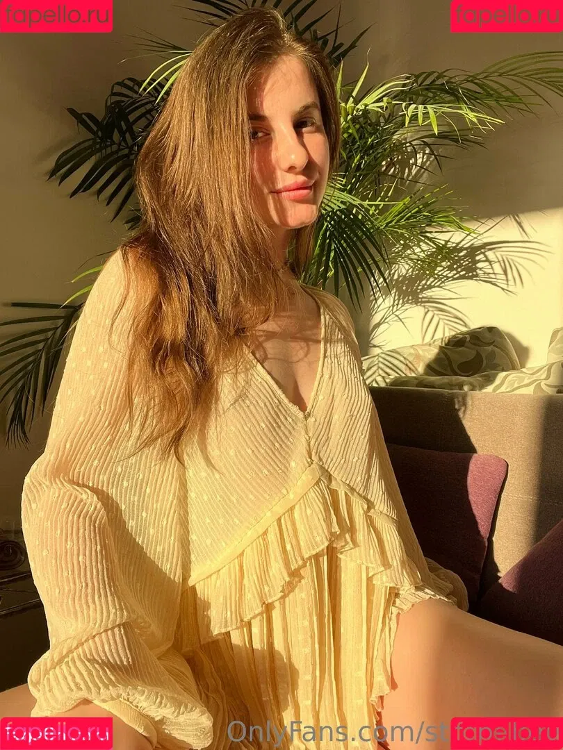 Cherry Blossom / Stormi Bee / baby_cherrry / stormibee / stormibree Onlyfans Photo Gallery 