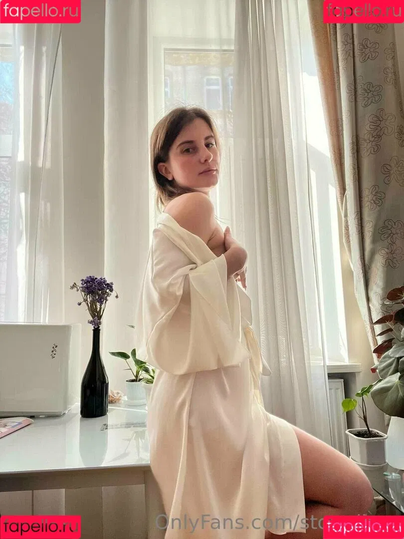 Cherry Blossom / Stormi Bee / baby_cherrry / stormibee / stormibree Onlyfans Photo Gallery 