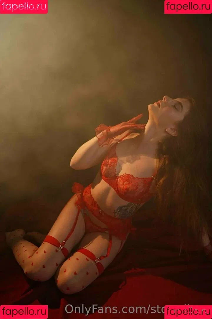 Cherry Blossom / Stormi Bee / baby_cherrry / stormibee / stormibree Onlyfans Photo Gallery 