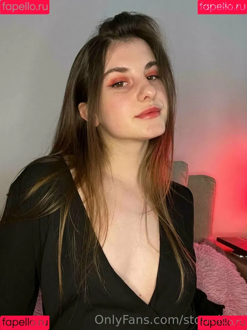 Cherry Blossom / Stormi Bee / baby_cherrry / stormibee / stormibree Onlyfans Photo Gallery 