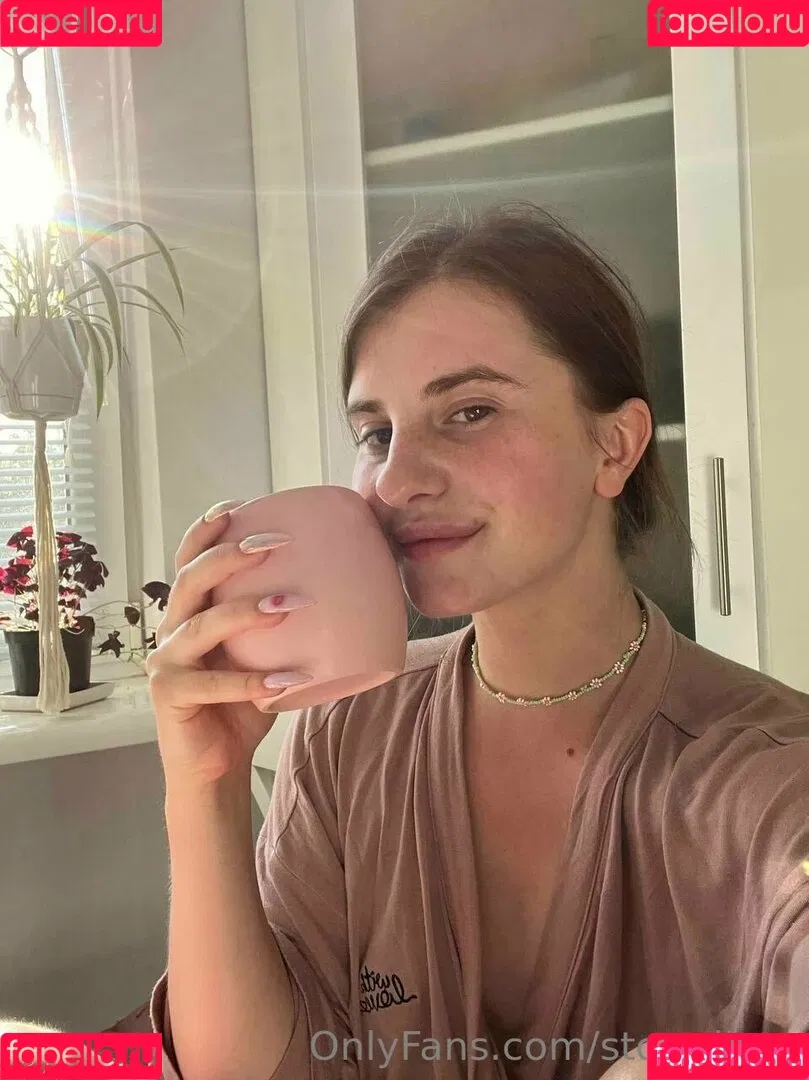 Cherry Blossom / Stormi Bee / baby_cherrry / stormibee / stormibree Onlyfans Photo Gallery 