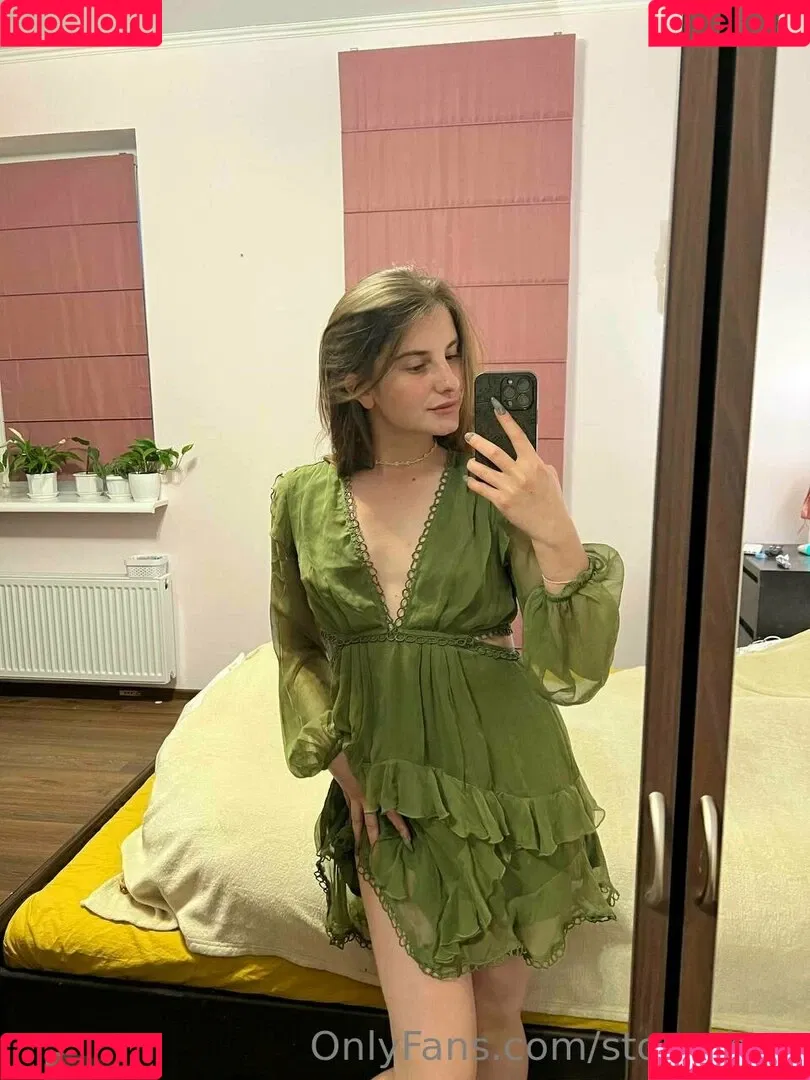 Cherry Blossom / Stormi Bee / baby_cherrry / stormibee / stormibree Onlyfans Photo Gallery 